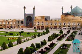 Visit Naghsh-e Jahan and Chehel Sotoun Complex